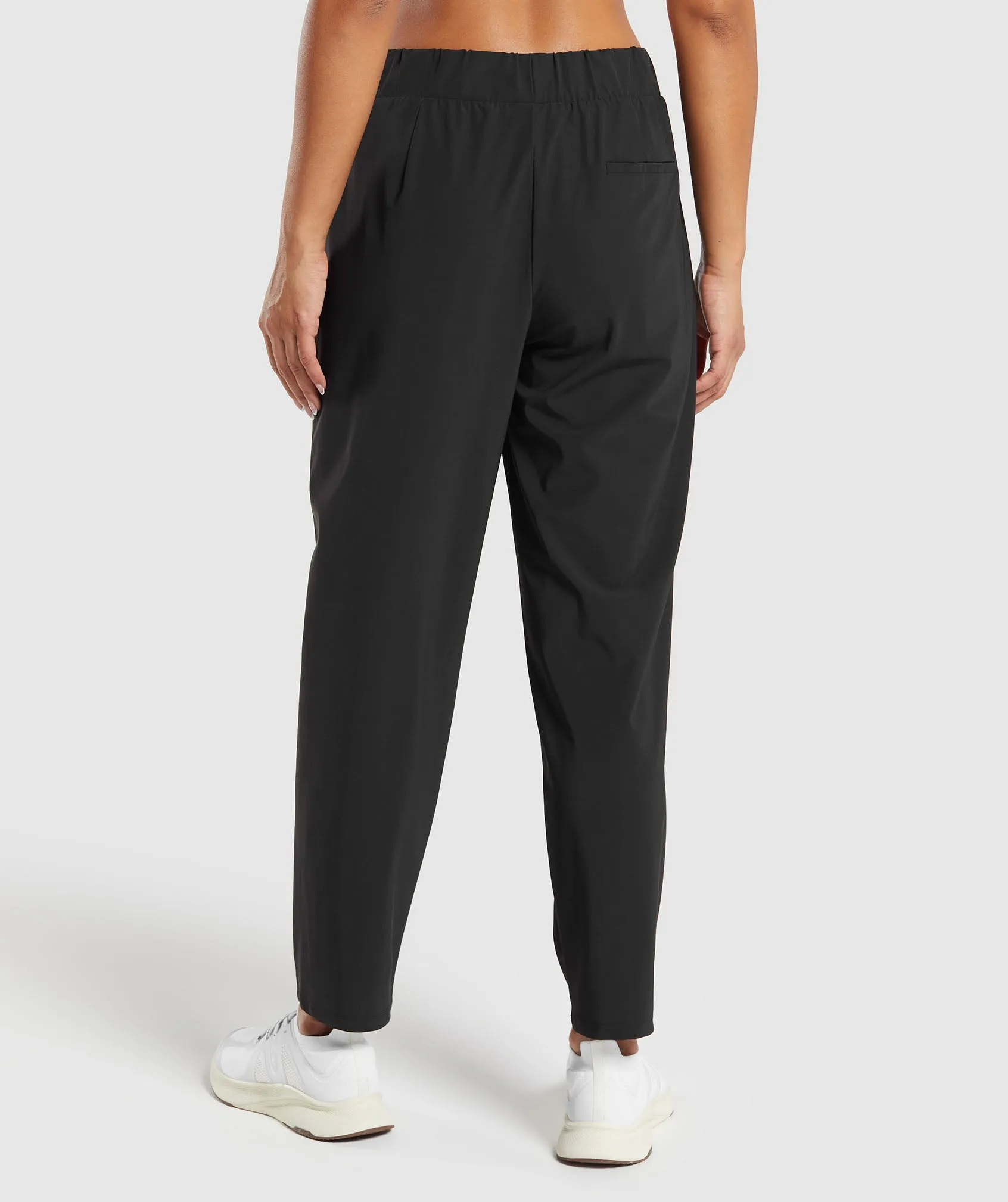 Gymshark Tapered Woven Pants - Black