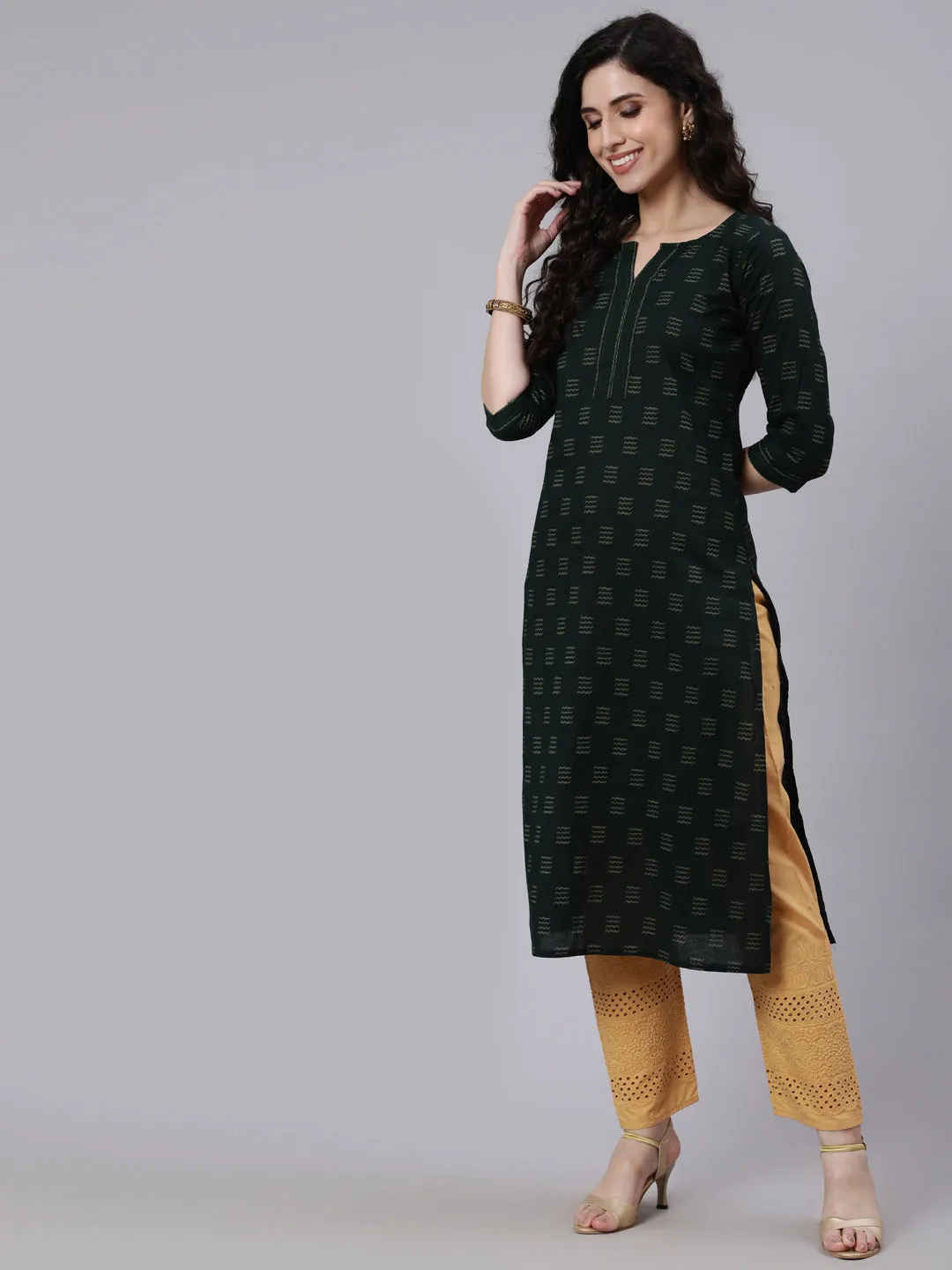 Women Green Ikat Print With Round Neck Straight Kurta