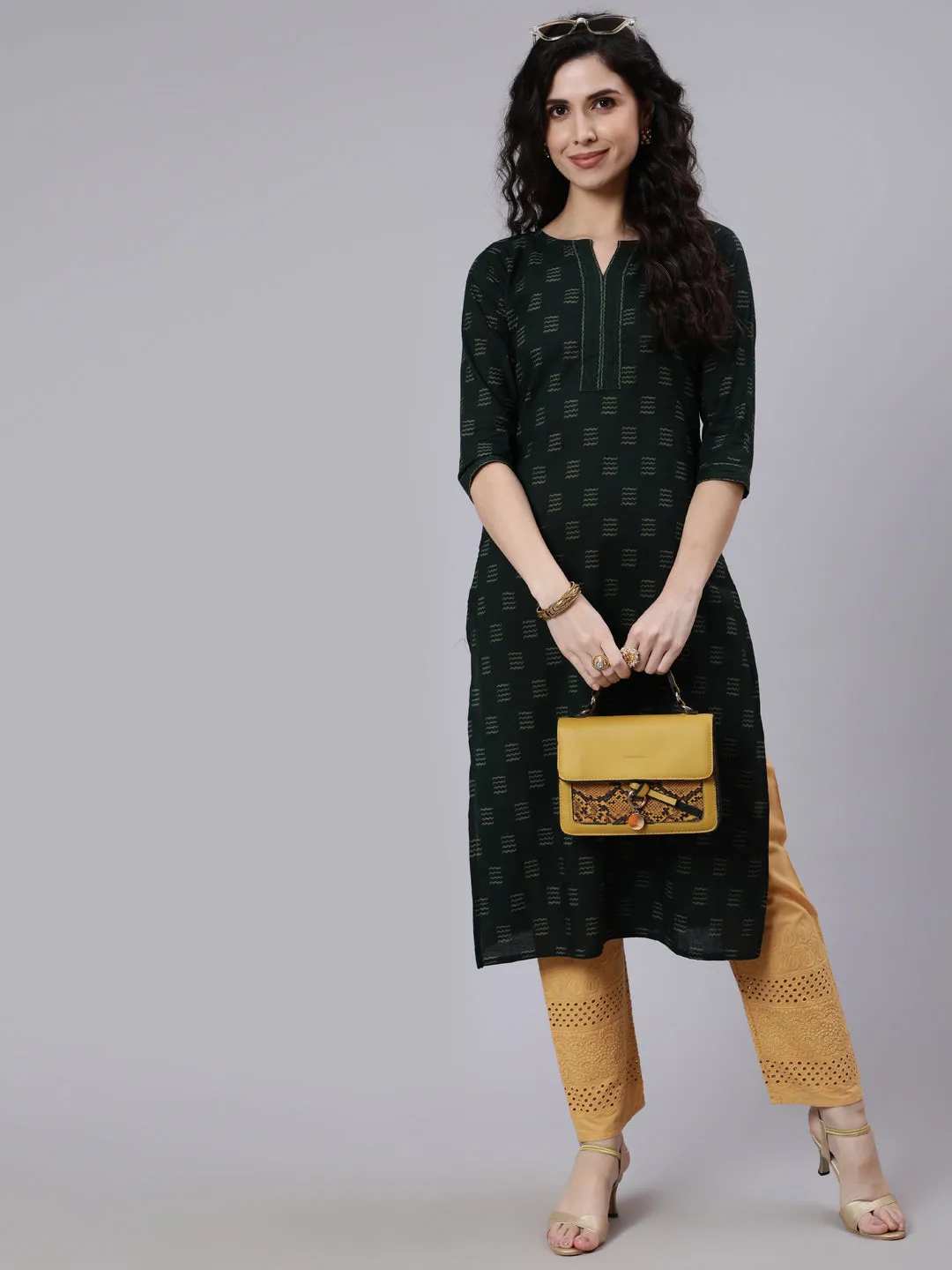 Women Green Ikat Print With Round Neck Straight Kurta